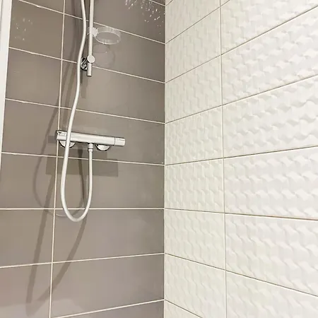 Avec Belle Pierre Et Climatisation Pour 2 Personnes