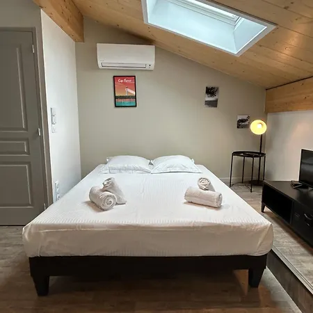 Avec Belle Pierre Et Climatisation Pour 2 Personnes *