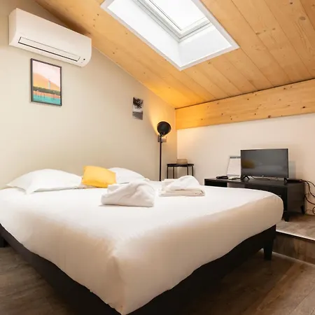 Avec Belle Pierre Et Climatisation Pour 2 Personnes Apartment *