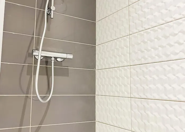 Avec Belle Pierre Et Climatisation Pour 2 Personnes