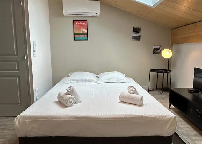 Avec Belle Pierre Et Climatisation Pour 2 Personnes *